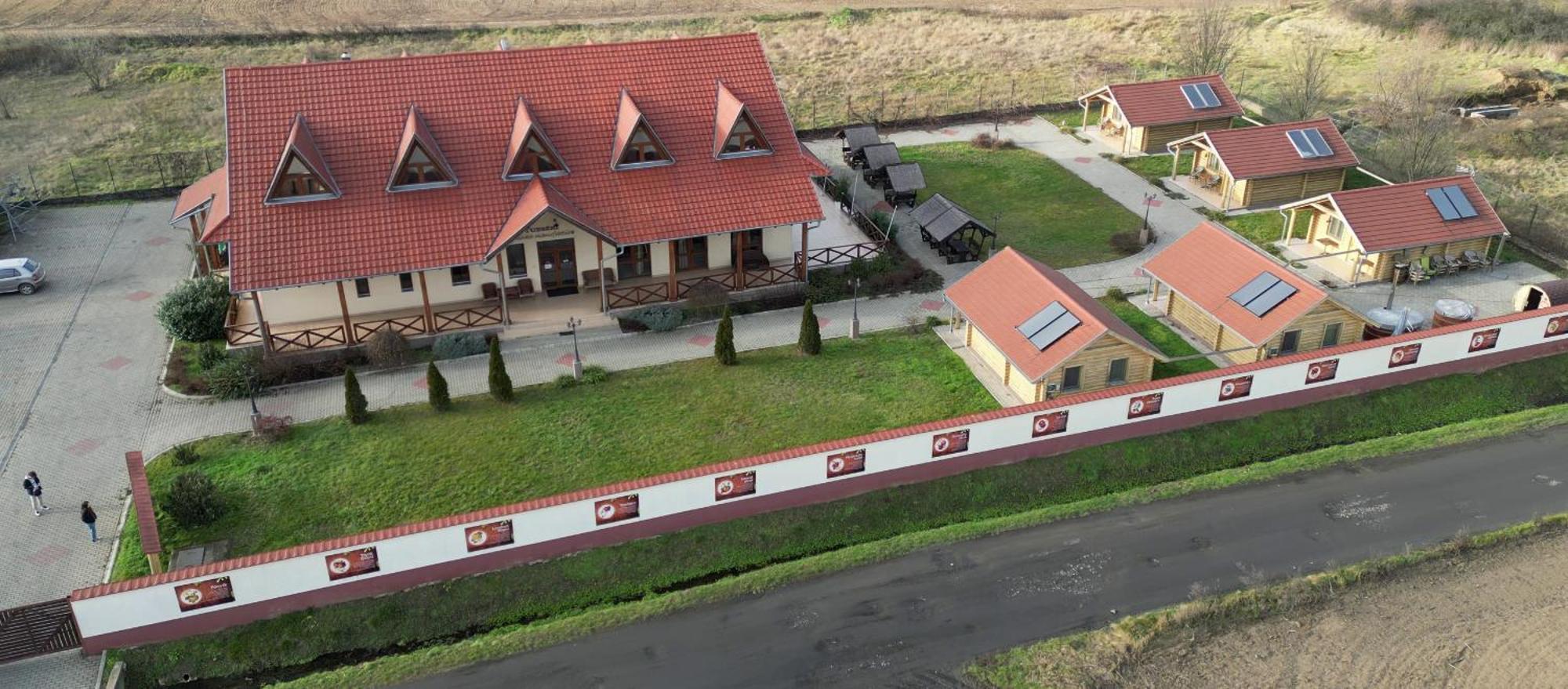 Tuzseri Palinka Tanya Exterior photo