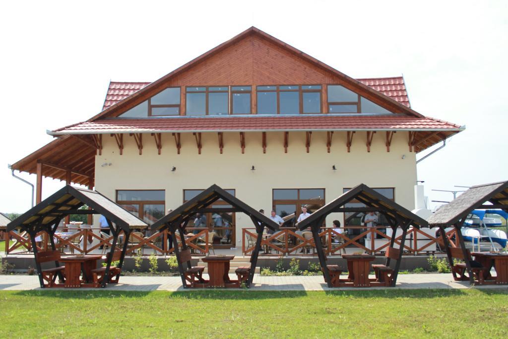 Tuzseri Palinka Tanya Exterior photo