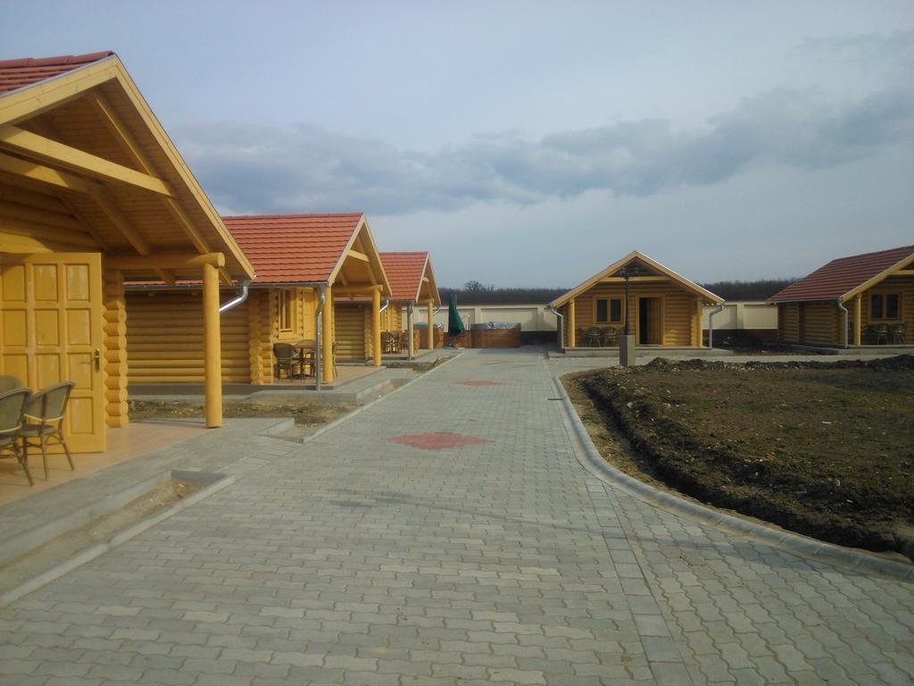 Tuzseri Palinka Tanya Exterior photo